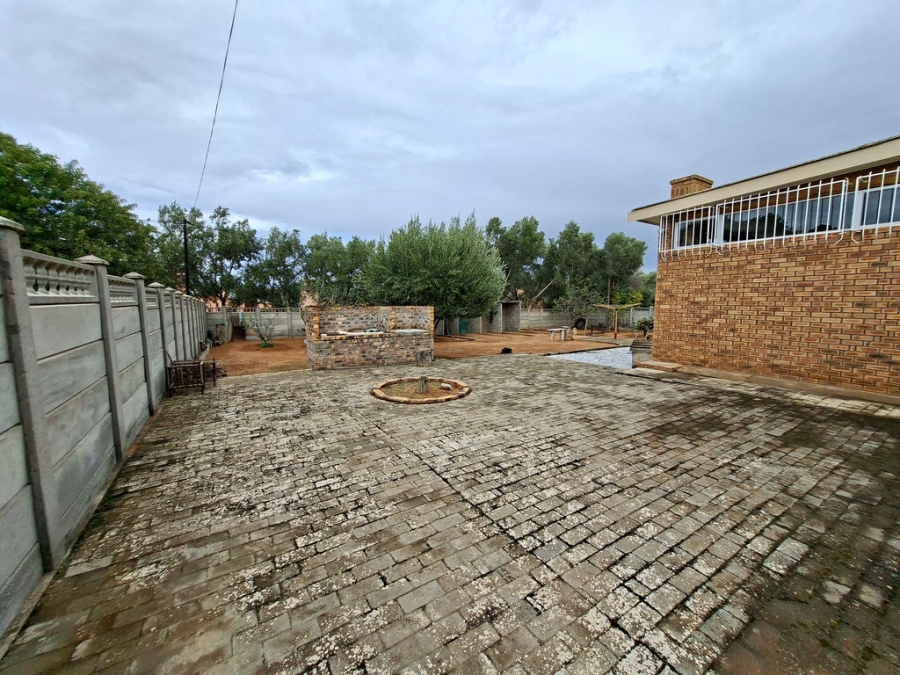 4 Bedroom Property for Sale in Vanrhynsdorp Western Cape